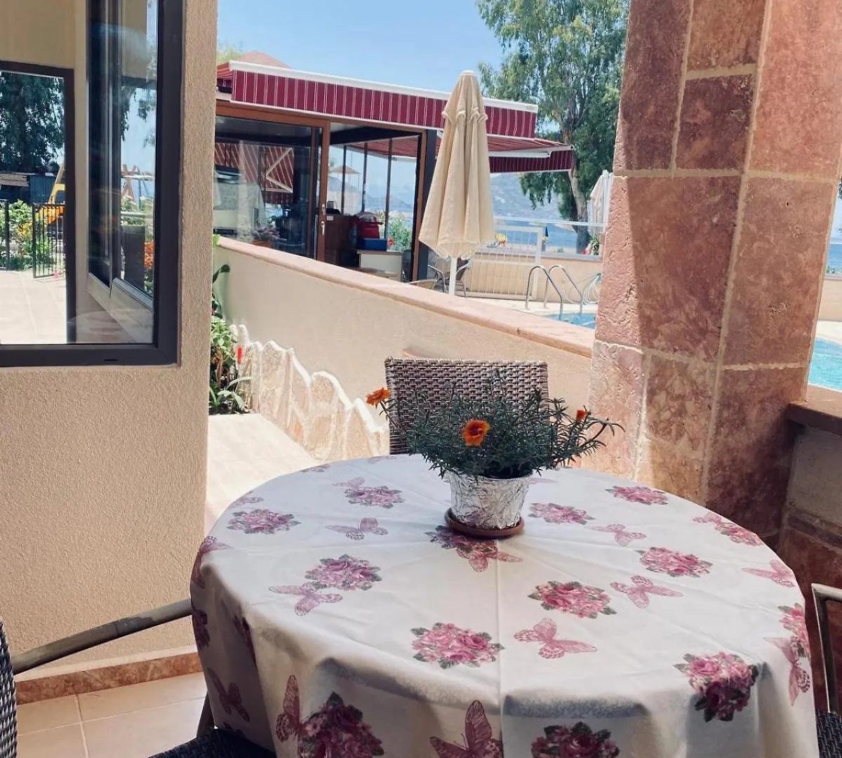 Апарт-отель Sunset Beach Apartments Тургутрейс Турция