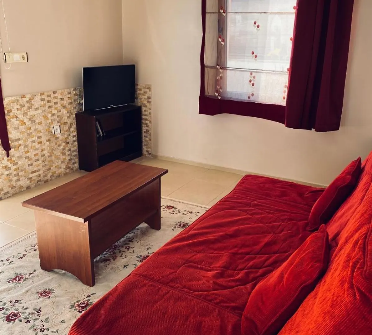 Sunset Beach Apartments Тургутрейс Апарт-отель
