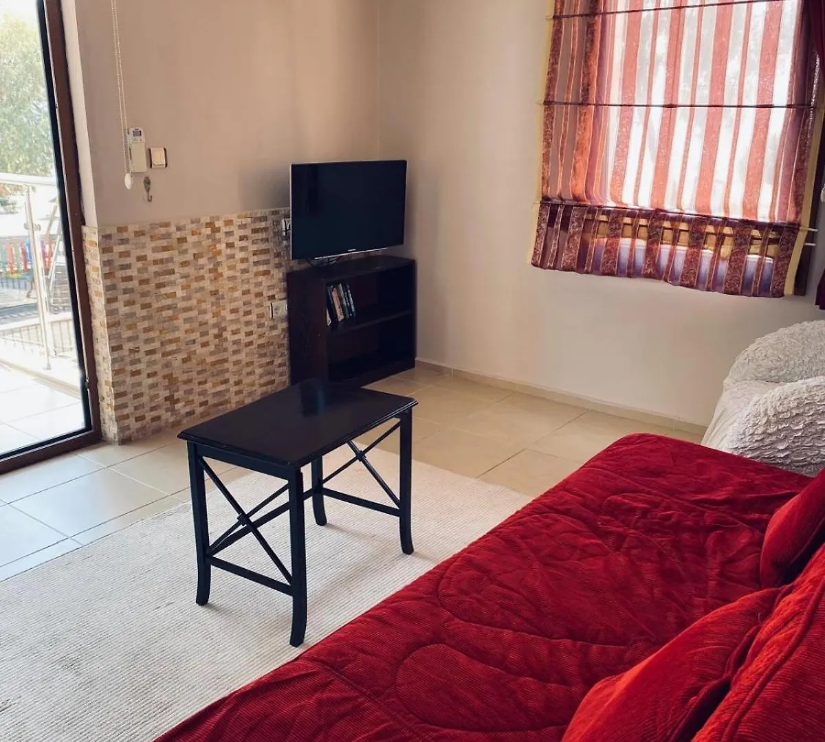 Sunset Beach Apartments Тургутрейс